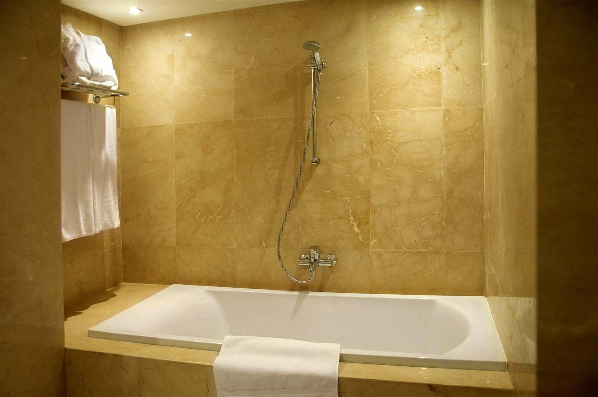 Suites Hotel Mohammed V By Accor Al Hoceïma Eksteriør billede
